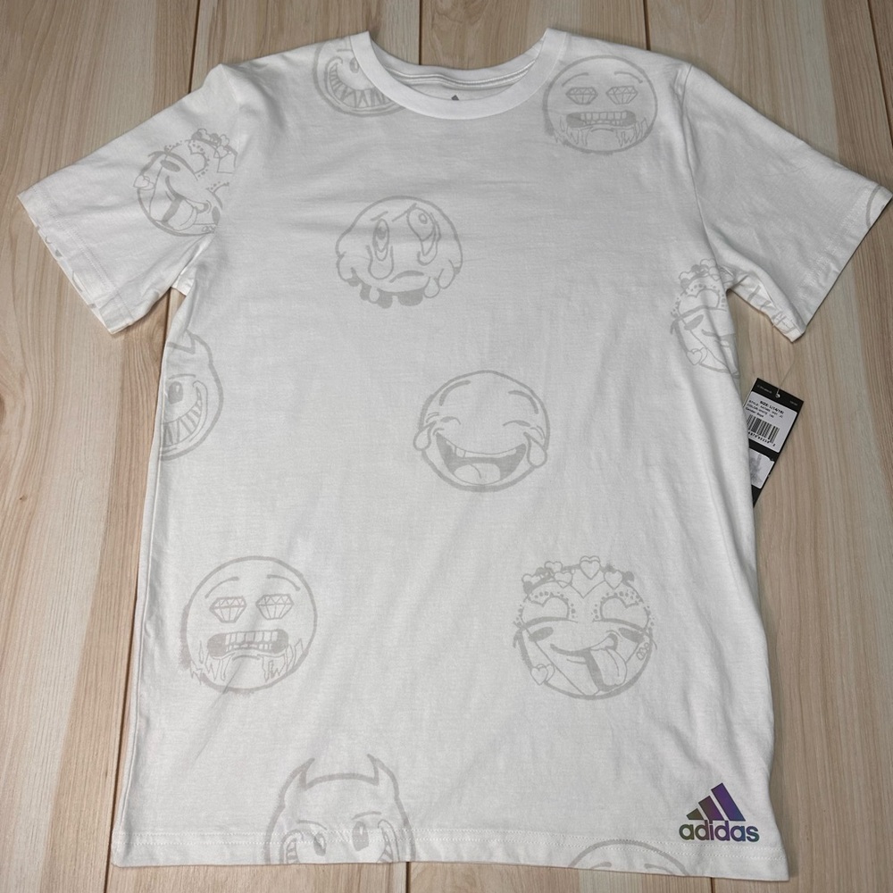 Adidas,‎ Boys White Emoji T-Shirt Size Large size 14/16 new